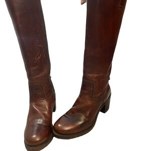 Frye Geniune leather side zip boots